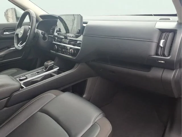 Used 2025  Nissan SL image 23