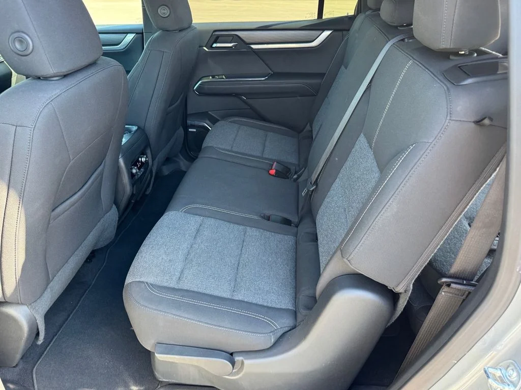 Used 2025 Silver GMC Elevation image 14
