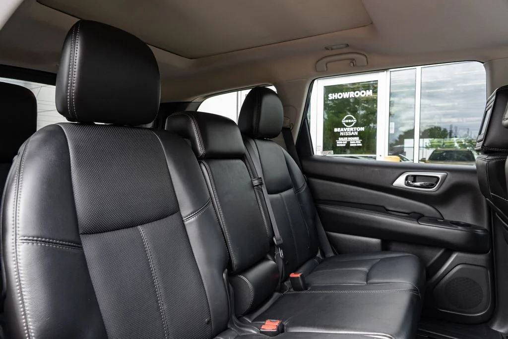 Used 2013 Black Nissan Platinum image 26
