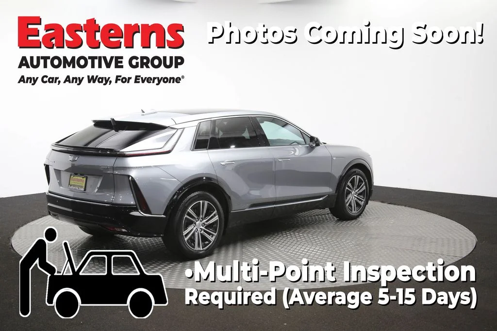 Used 2024 Silver Cadillac Luxury image 45