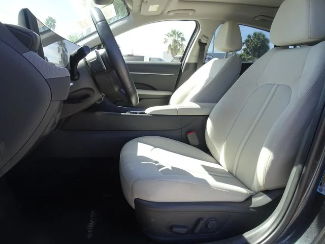 Used 2024 Gray Hyundai SEL image 7