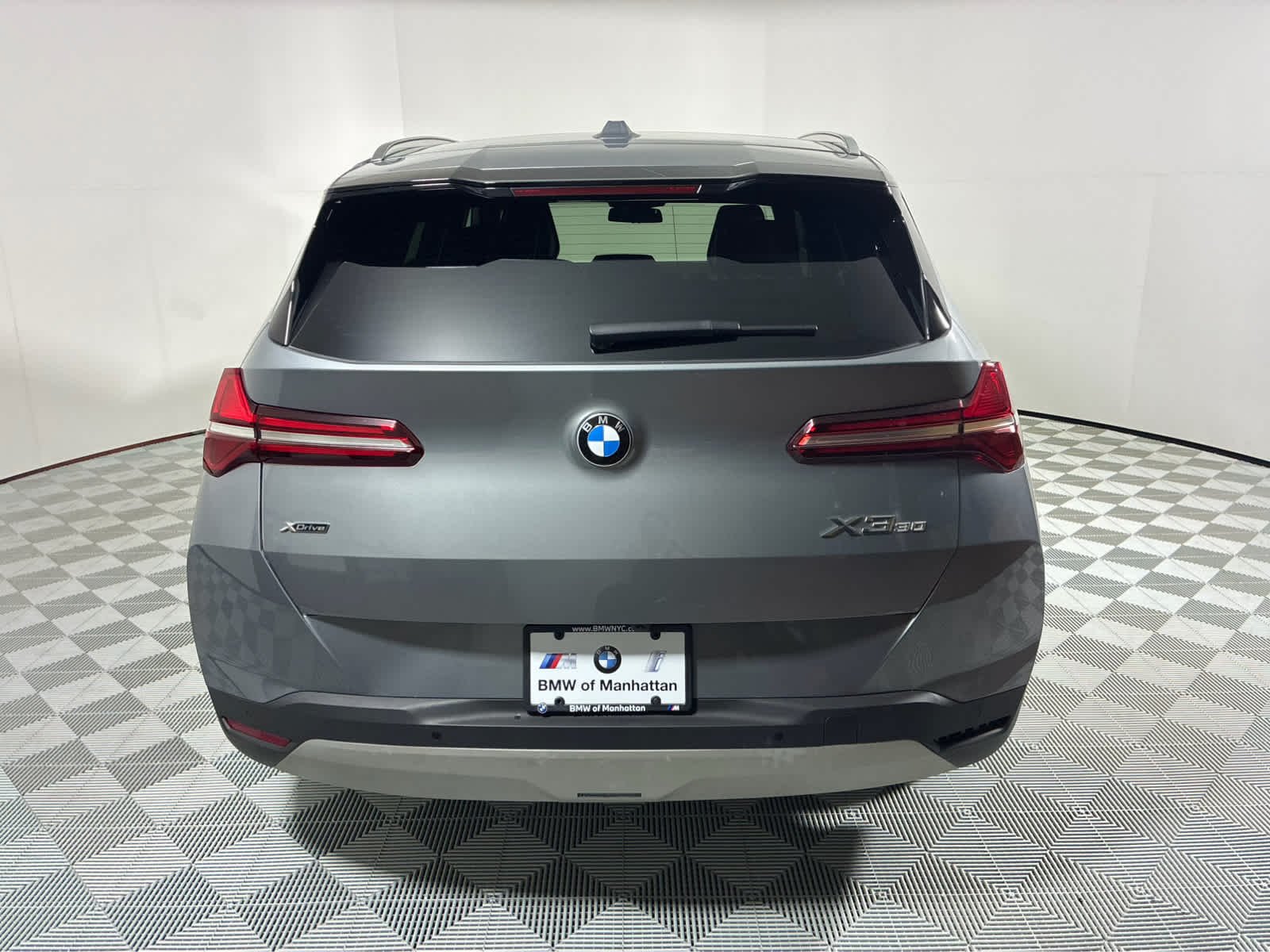 Used 2026 Skyscraper Grey Metallic BMW 30 xDrive image 3