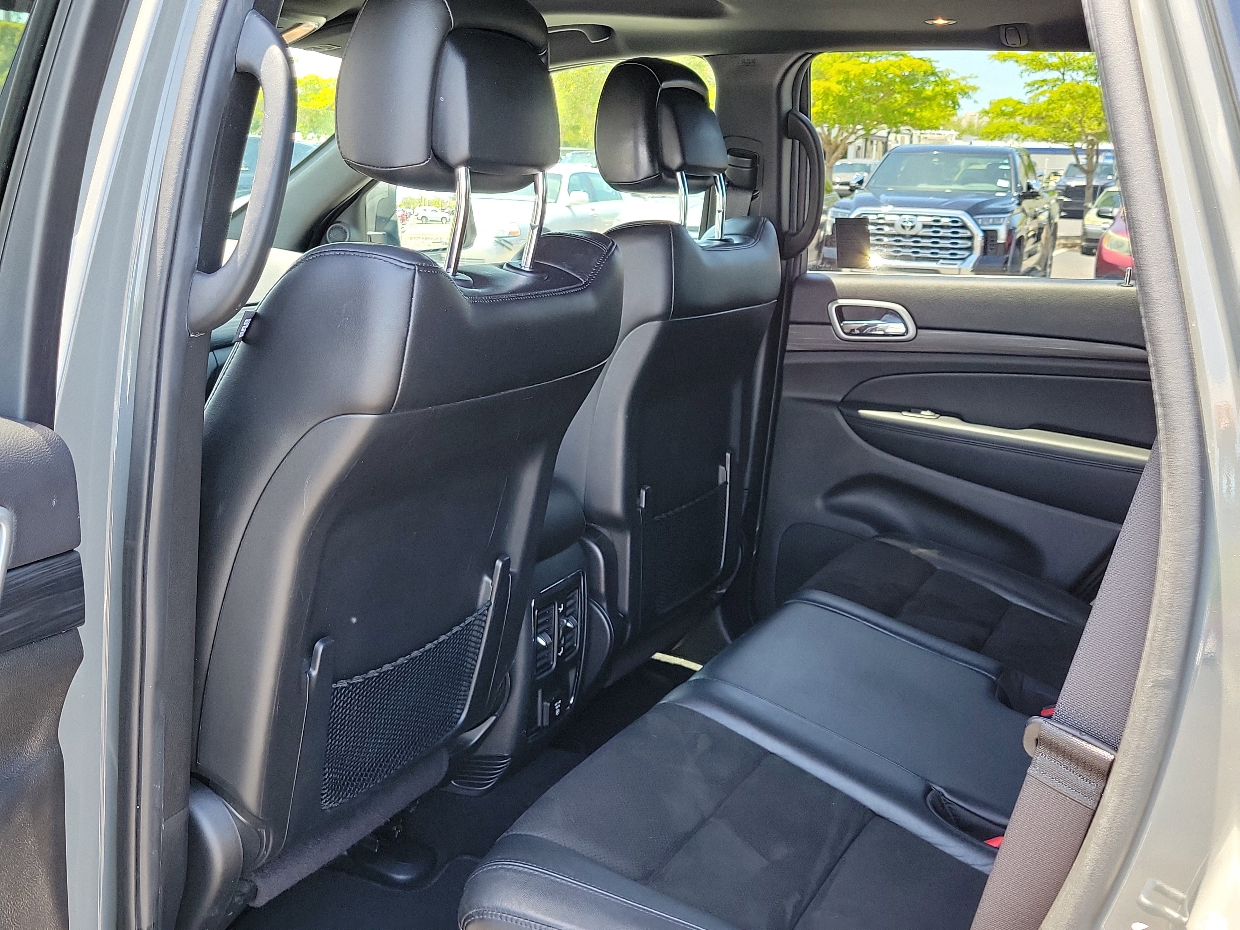 Used 2021 Sting-Gray Clearcoat Jeep Laredo X image 13