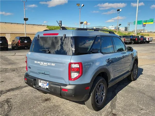 Used 2025 Azure Gray Metallic Tri-Coat Ford Big Bend 4x4 image 3