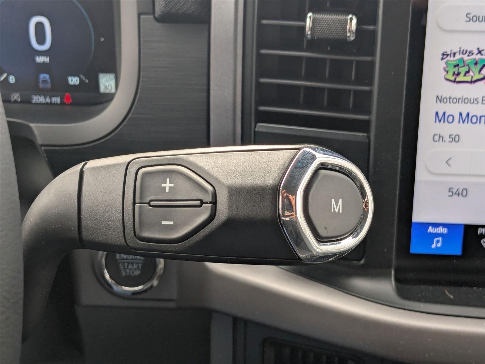 New 2025 Oxford White Ford XLT image 24