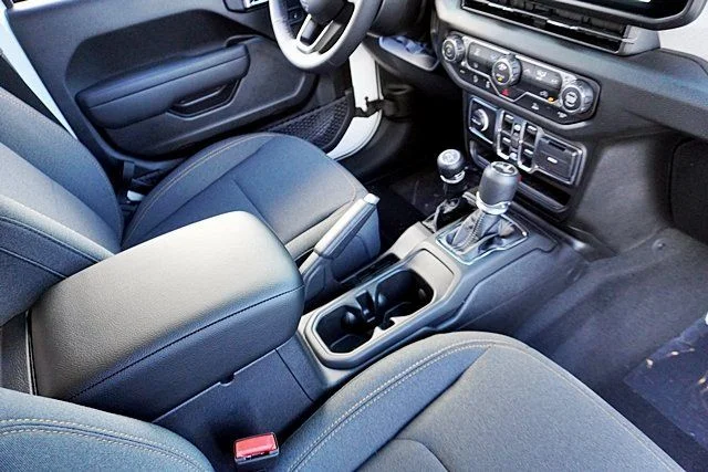 New 2026 Bright White Clearcoat Jeep Sport S image 15