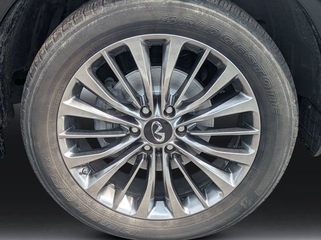 Used 2019 Black INFINITI LUXE image 11