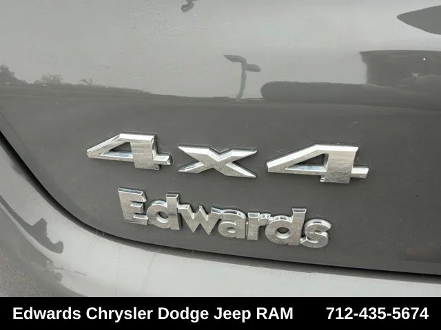 Used 2023 Gray Jeep Latitude image 14