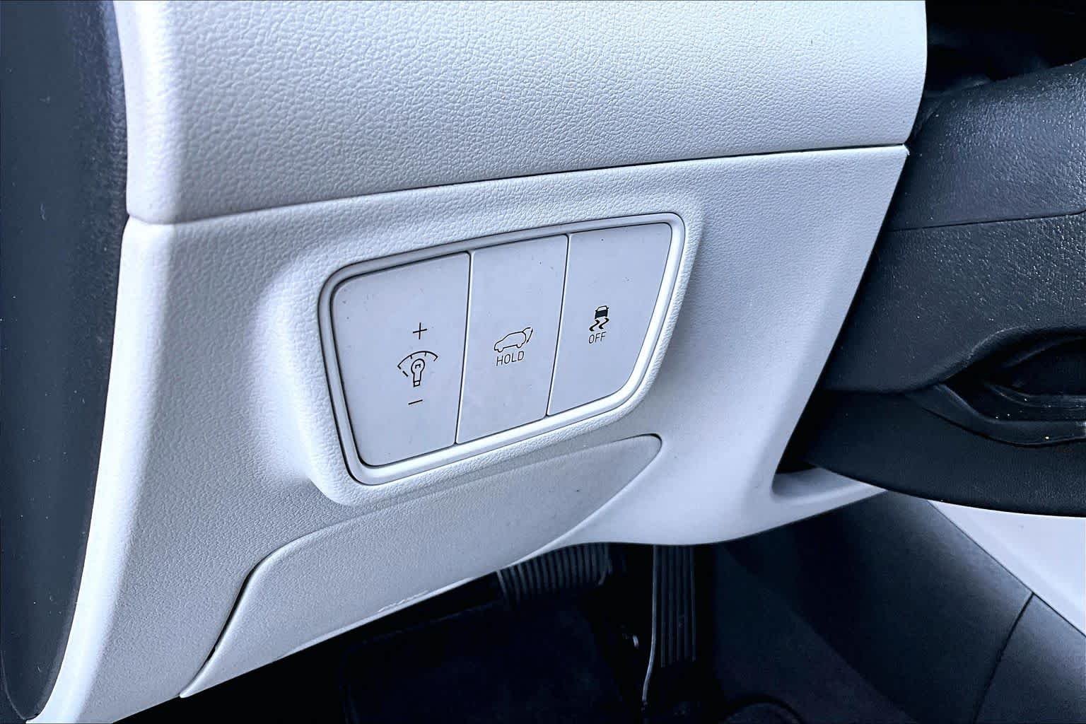 Used 2023 Serenity White Pearl Hyundai SEL image 32