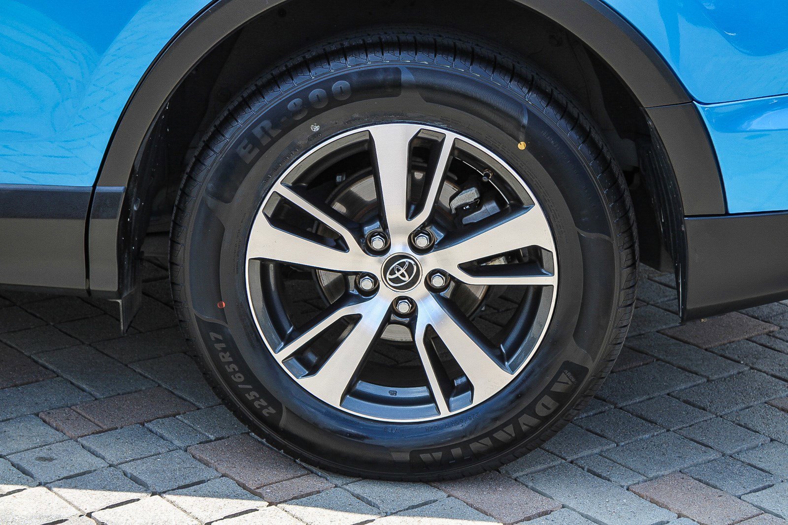 Used 2018 Electric Storm Blue Toyota XLE image 10