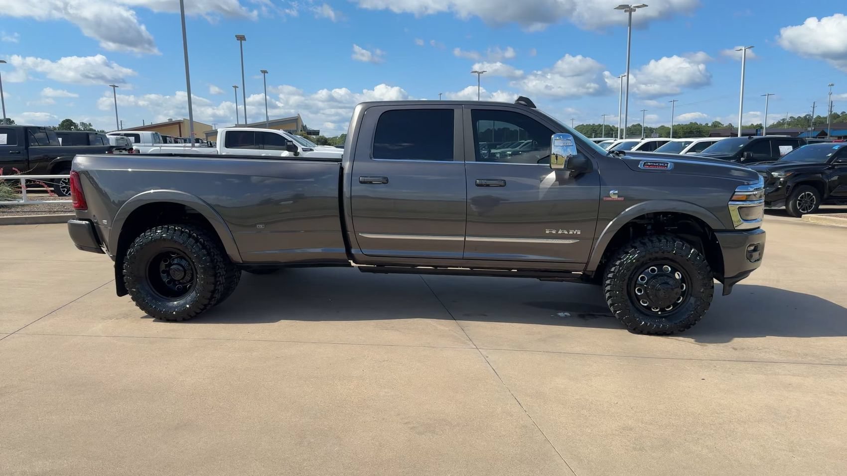 New 2025 Granite Crystal Metallic Clearcoat Ram Limited image 9