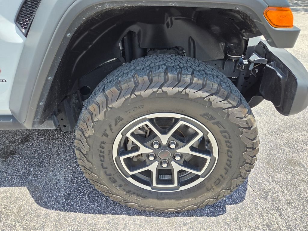 Used 2024 White Jeep Rubicon image 20