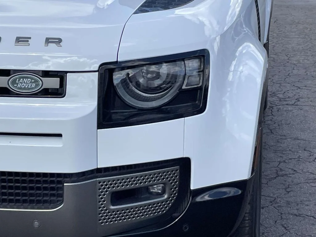 2024 Land Rover Defender X-Dynamic SE - Photo 9