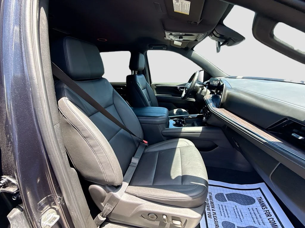 Used 2025 Gray Chevrolet LT image 33