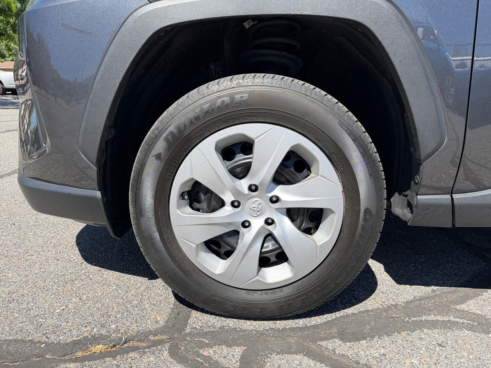 2024 Toyota RAV4 LE - Photo 9