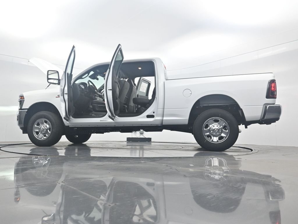 New 2026 Bright White Clear-Coat Exterior Paint RAM Tradesman image 48