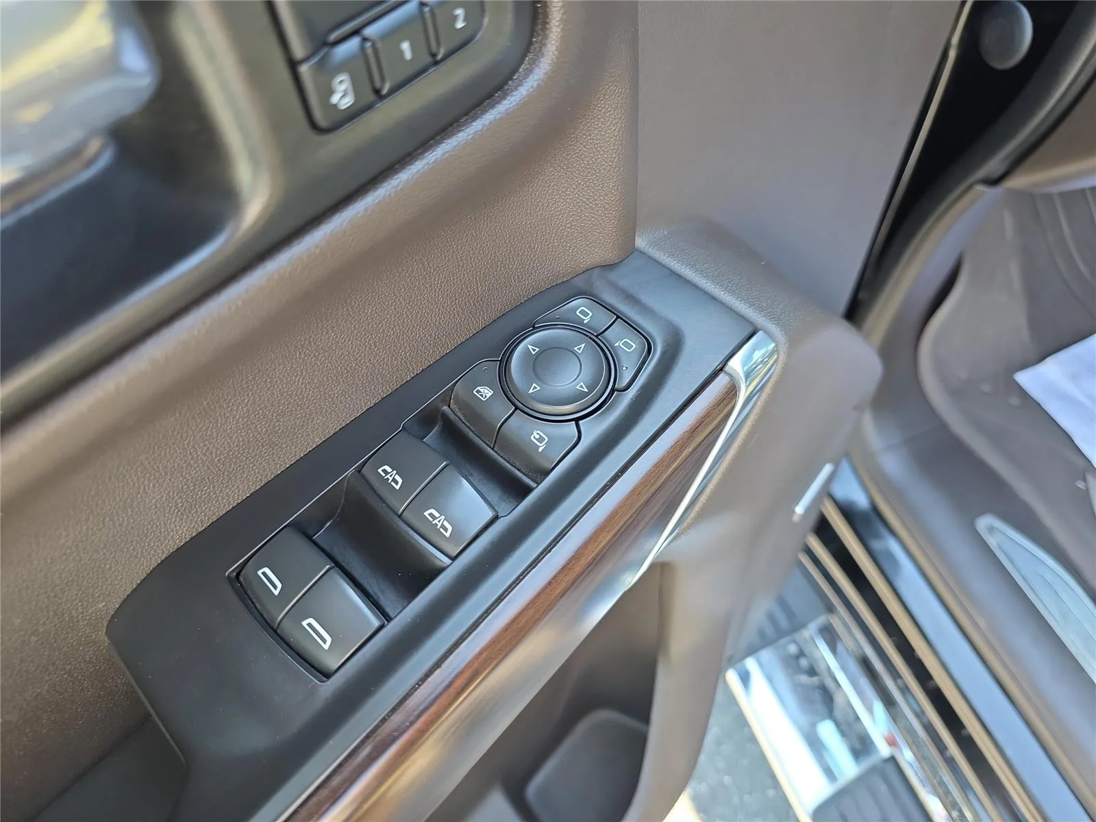 Used 2021 Onyx Black GMC SLT image 19
