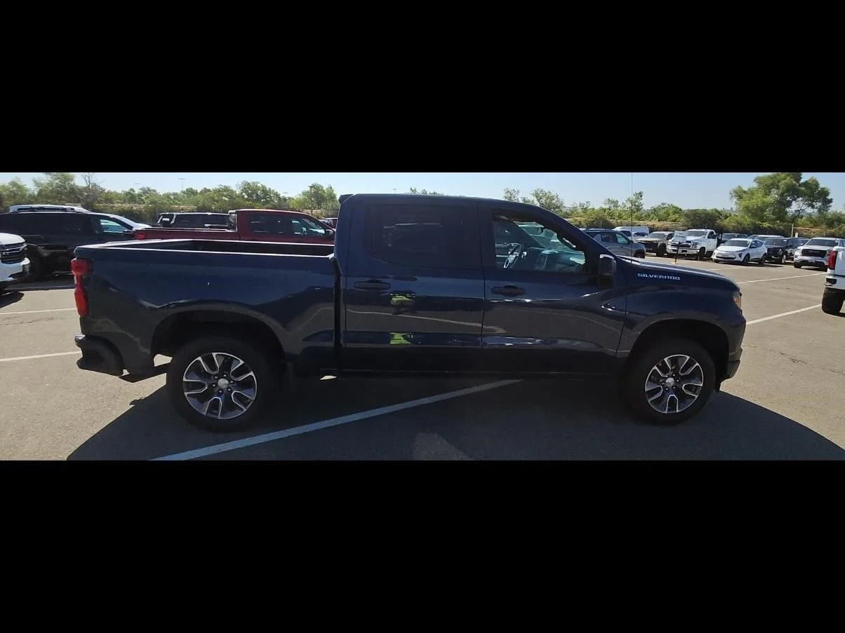Used 2022 Northsky Blue Metallic Chevrolet Custom image 15