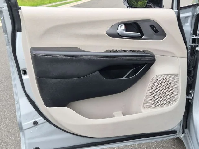 Used 2024 Silver Chrysler Touring L image 30