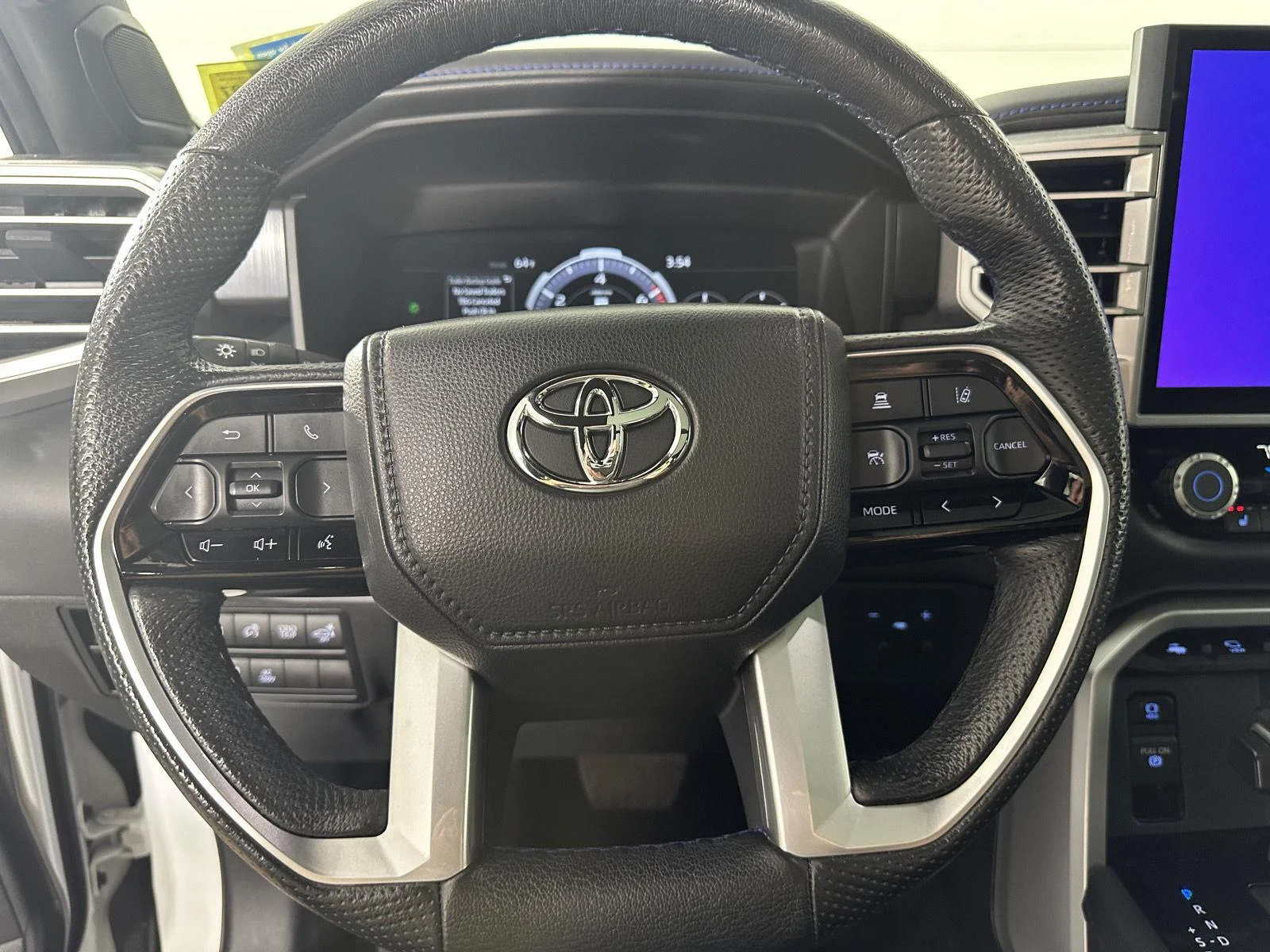 Used 2023 Wind Chill Pearl Toyota Platinum image 32