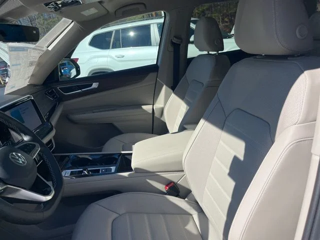 New 2026 White/off-white Volkswagen 2.0T SEL image 8