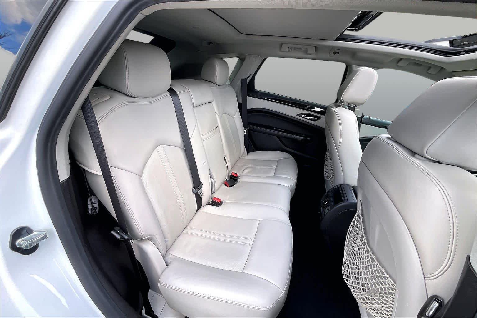 Used 2016 Platinum Ice Tricoat Cadillac Luxury Collection image 19