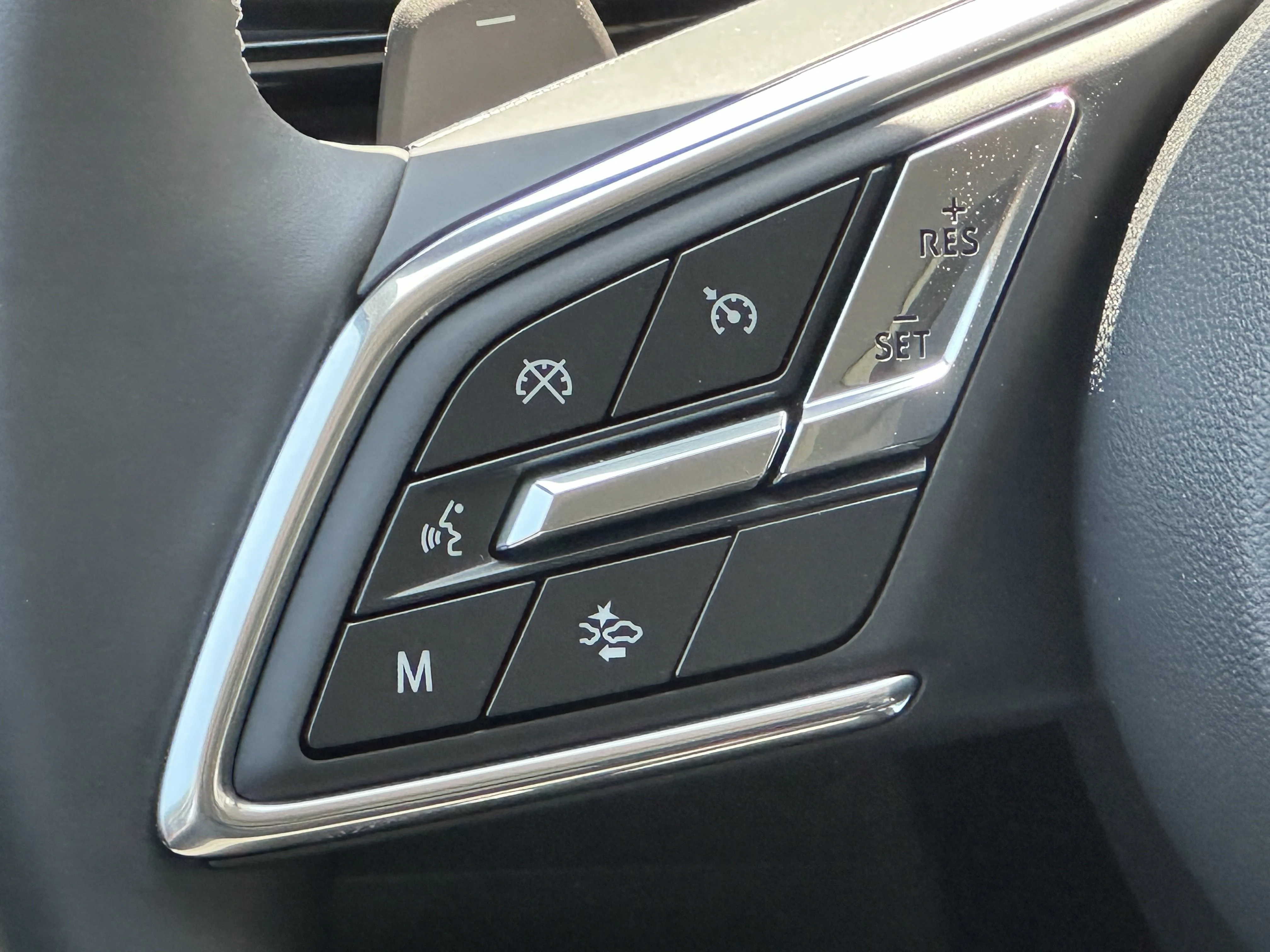 New 2026 Ebony Twilight Metallic Buick Avenir image 11