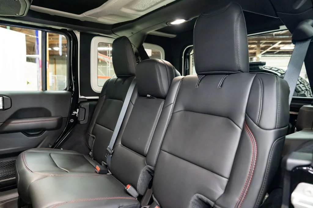 New 2026 Black Clear-Coat Exterior Paint Jeep Rubicon X image 27