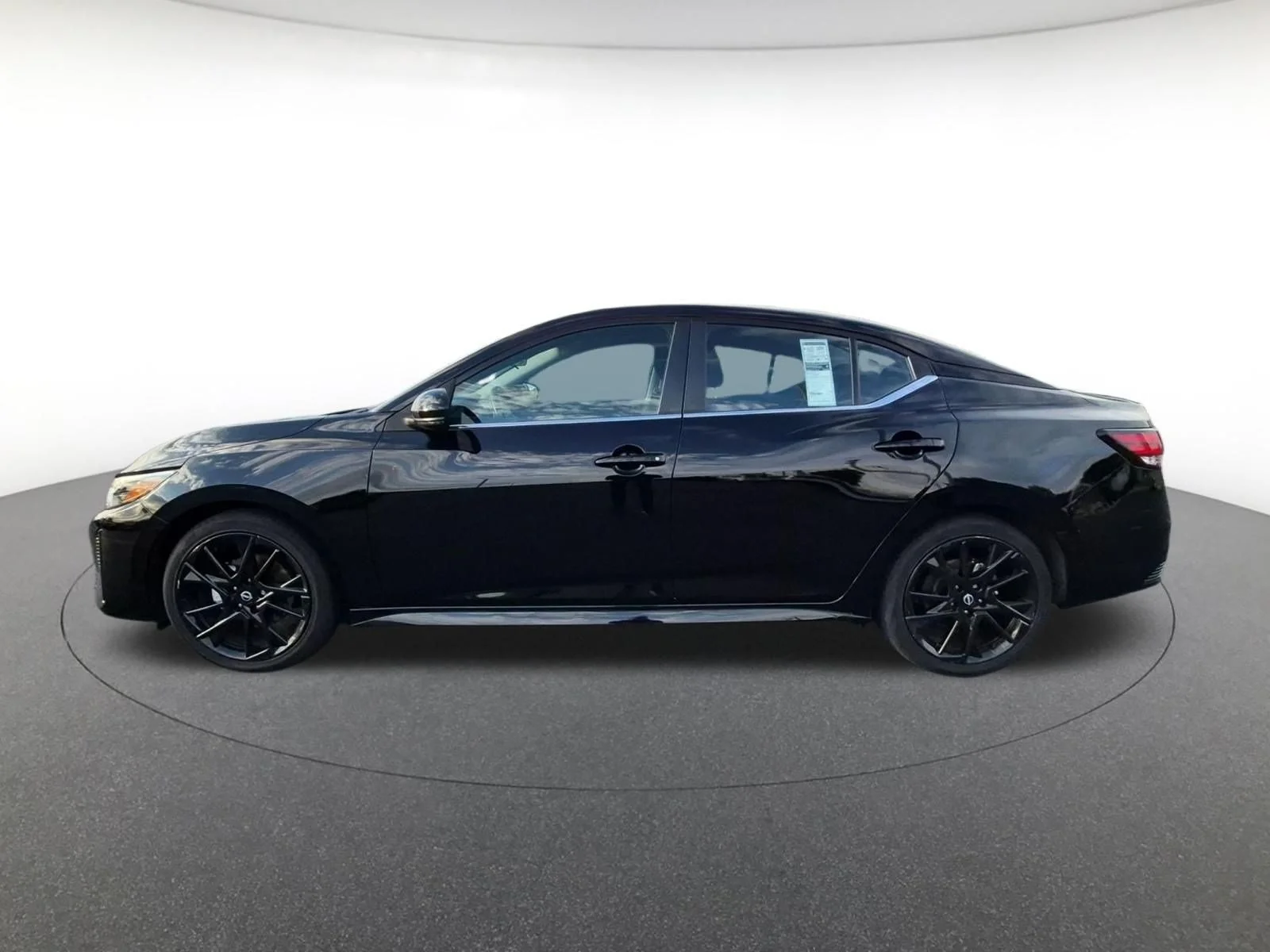 Used 2025 Super Black Nissan SR image 8