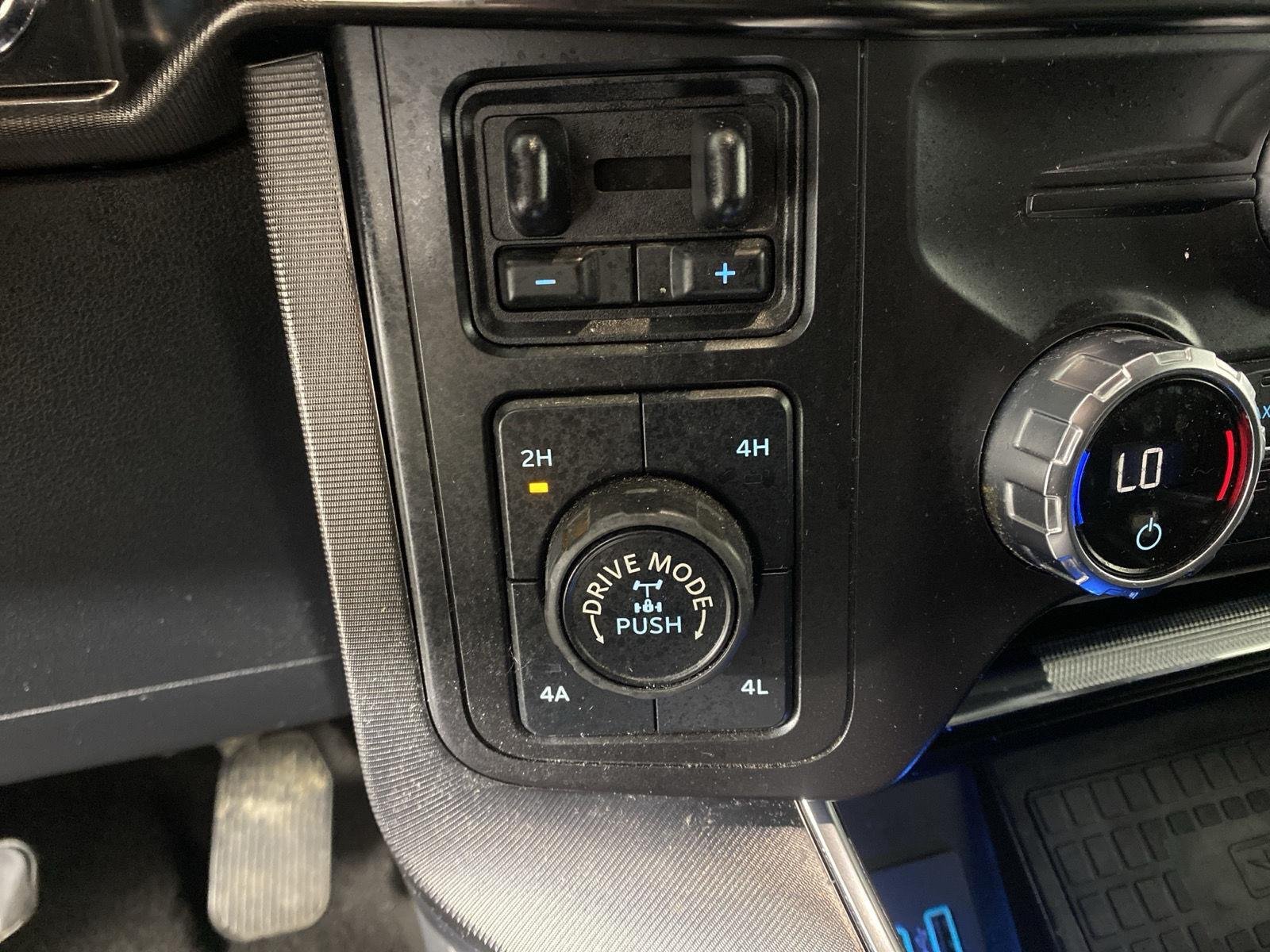 Used 2021 Smoked Quartz Metallic Tinted Clearcoat Ford Platinum image 26