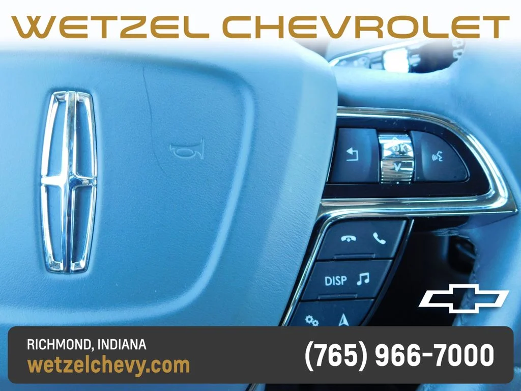 Used 2023 Silver Lincoln Reserve image 32