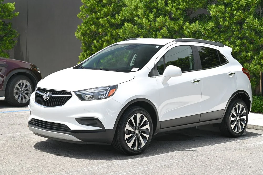 Used 2022 White Buick Preferred image 1