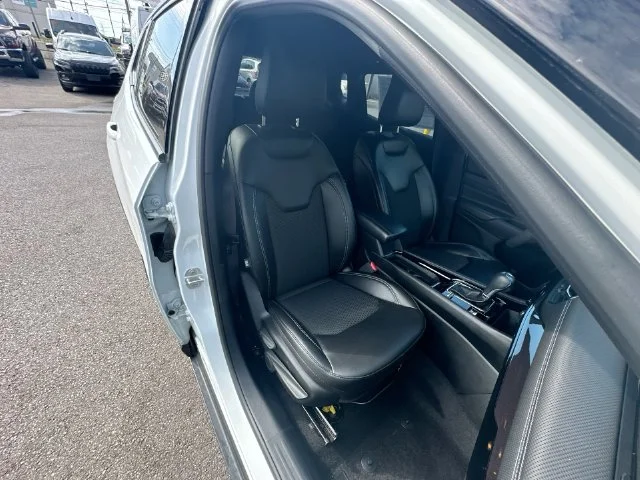 Used 2023 White Jeep Latitude image 26