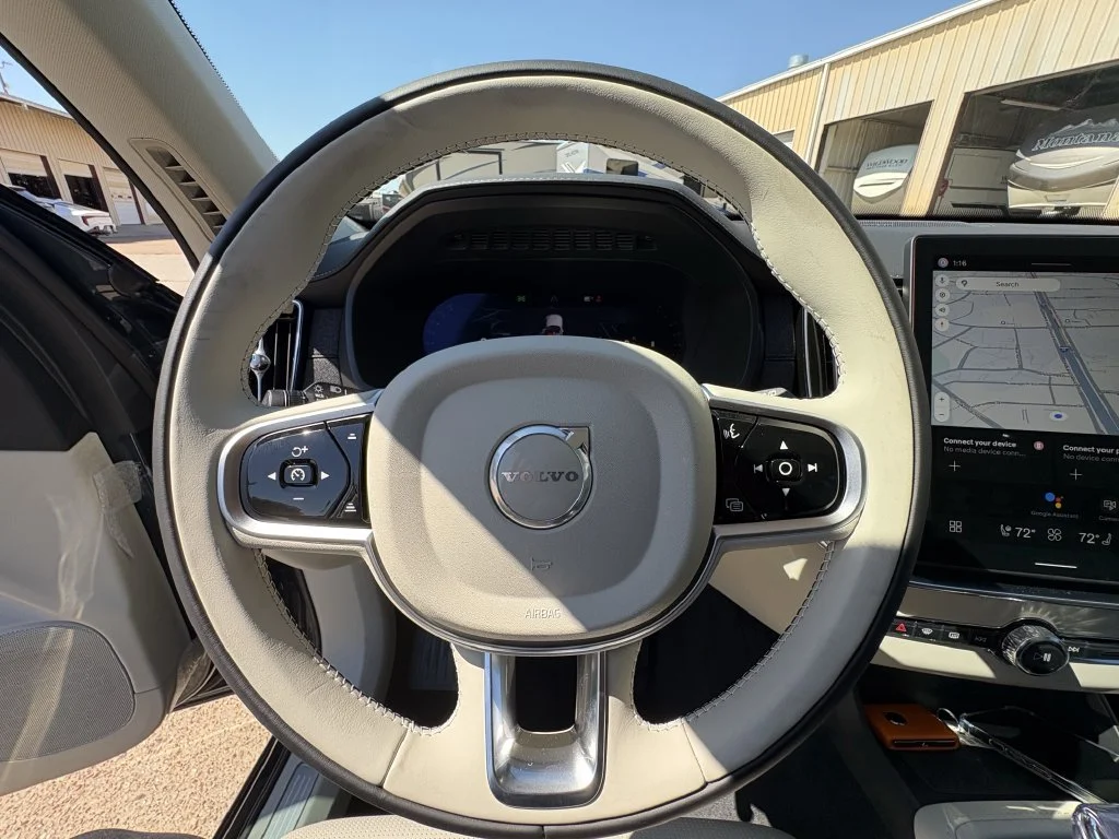 2026 Volvo XC90 Ultra - Photo 15