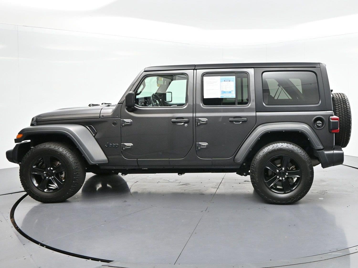 Used 2022 Granite Crystal Metallic Clearcoat Jeep Unlimited Sport Altitude image 5