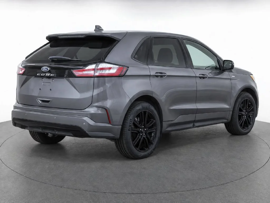 Used 2024 Gray Ford ST Line image 3