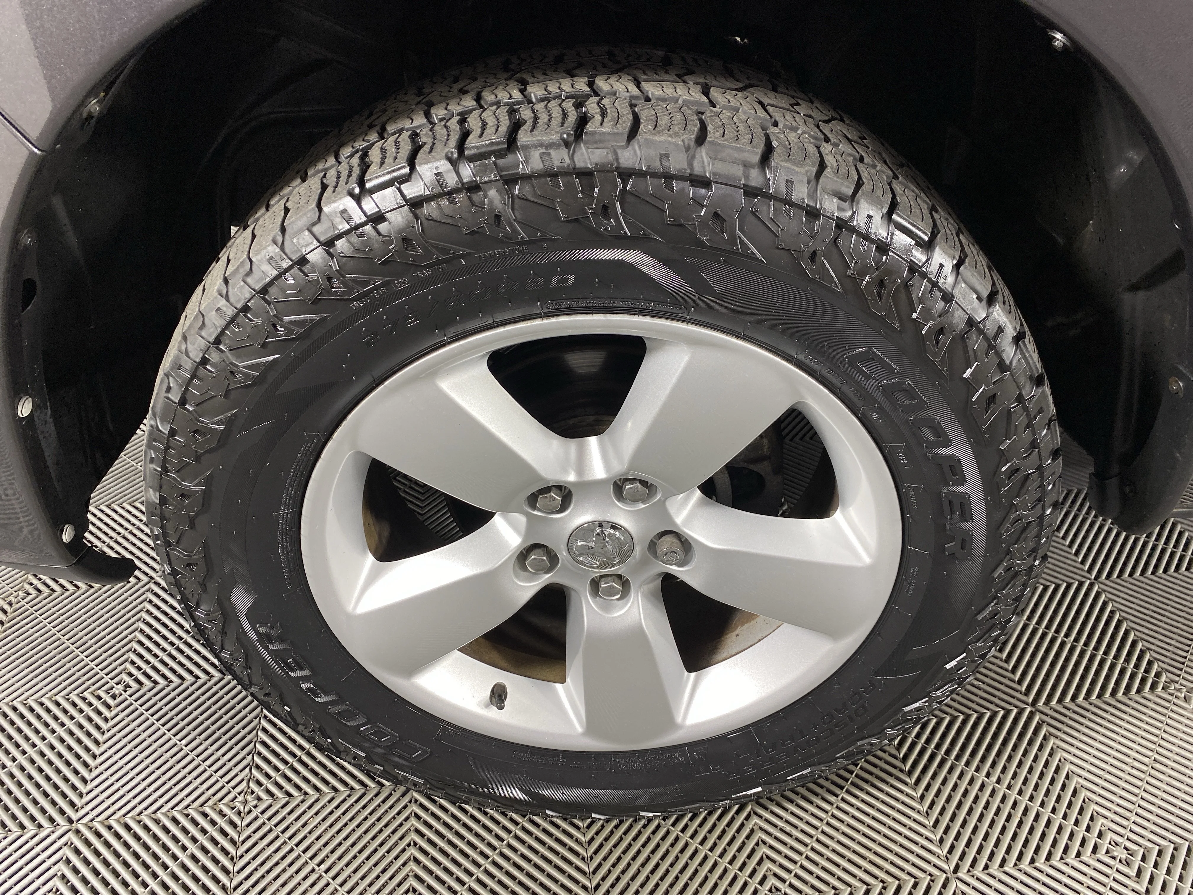 Used 2015 Granite Crystal Metallic Clearcoat Ram Express image 9