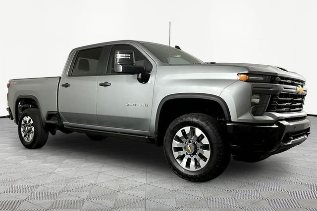 Used 2025 Gray Chevrolet Custom image 3