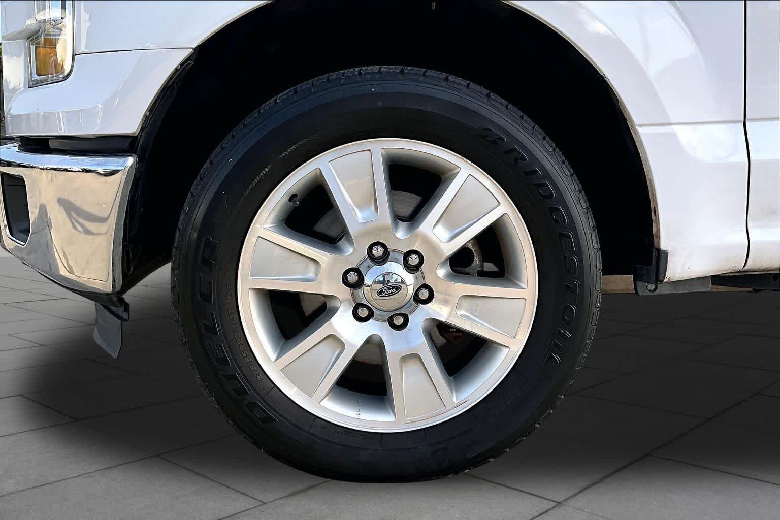 Used 2016 Oxford White Ford XLT image 11