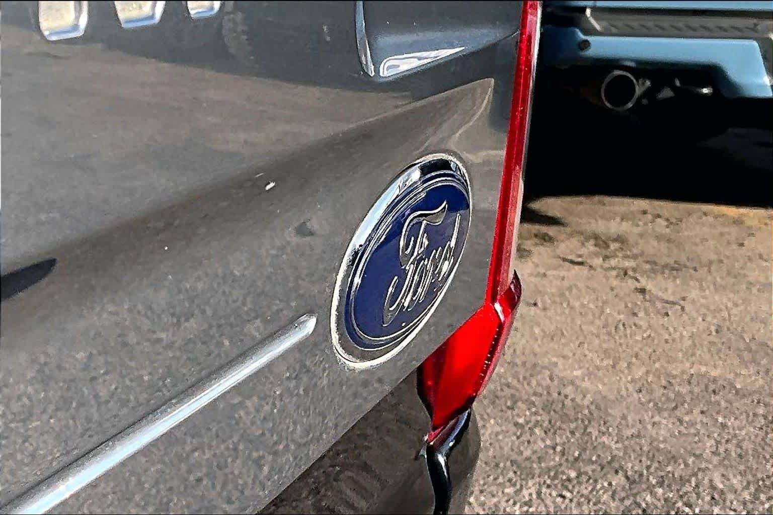 Used 2022 Agate Black Ford Platinum image 30