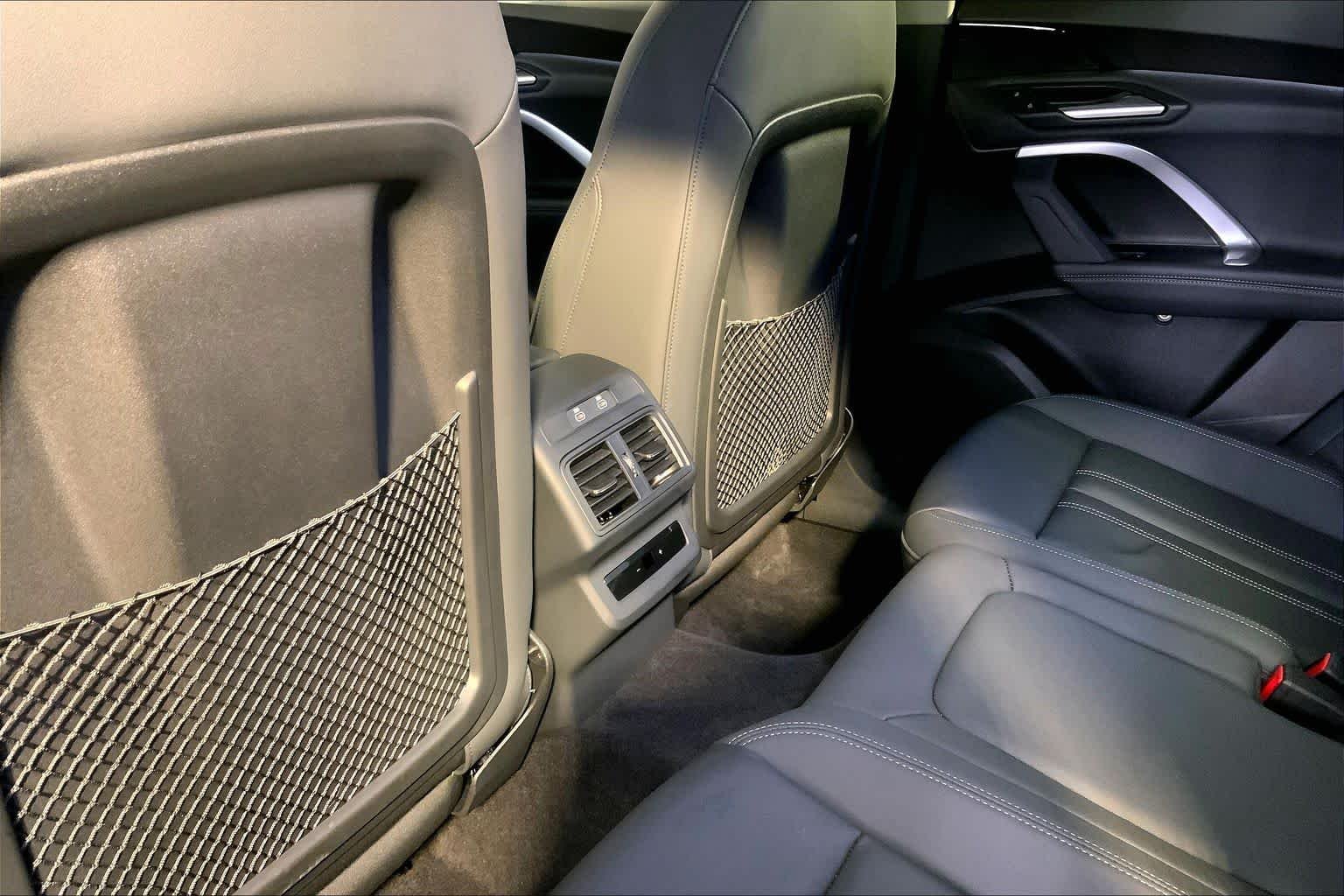 Used 2025 Navarra Blue Metallic Audi Premium image 35