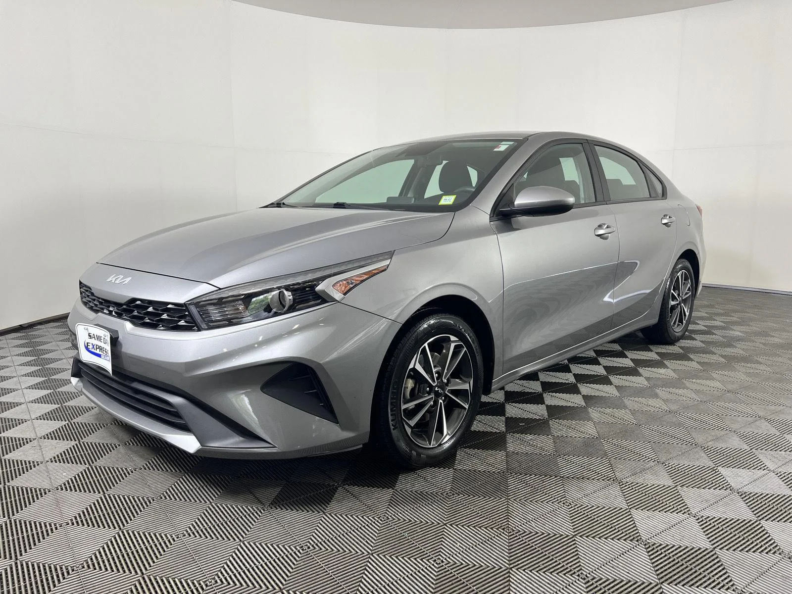 Used 2023 Steel Gray Kia LXS image 27