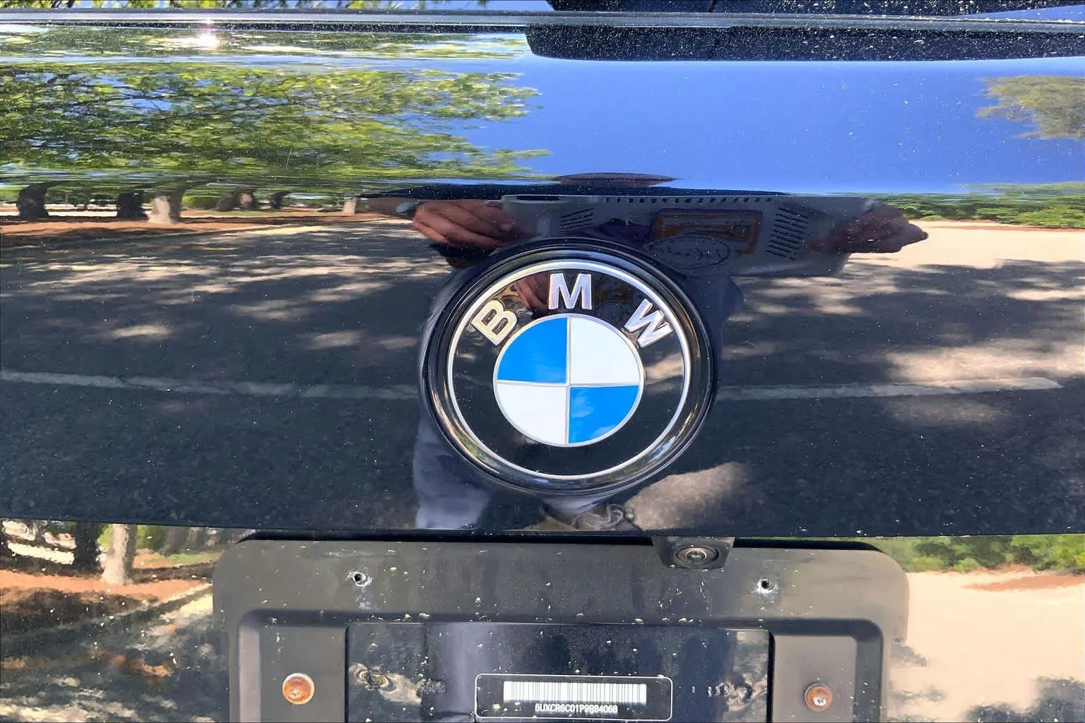 Certified Used 2023 Black Sapphire Metallic BMW xDrive40i image 30