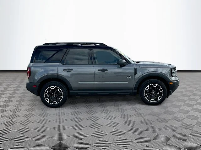 Used 2025 Gray Ford Outer Banks image 4