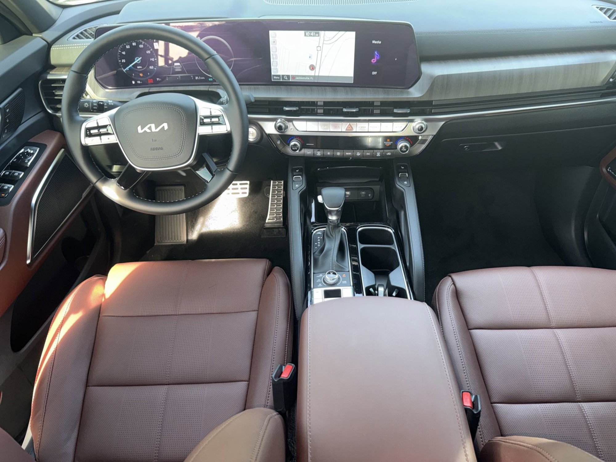 2025 Kia Telluride SX - Photo 28