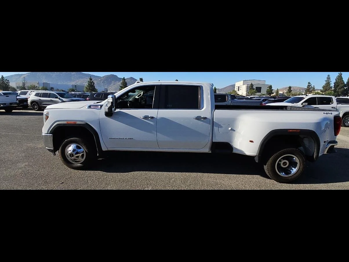 Used 2021 SUMMIT WHITE GMC SLT image 12