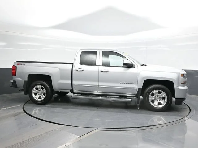Used 2018 SILVER ICE METALLIC Chevrolet LT image 8