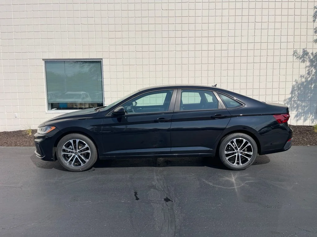 New 2026 Deep Black Pearl Volkswagen 1.5T Sport image 2