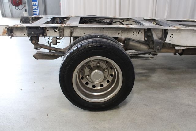 Used 2018 Oxford White Ford Base image 25