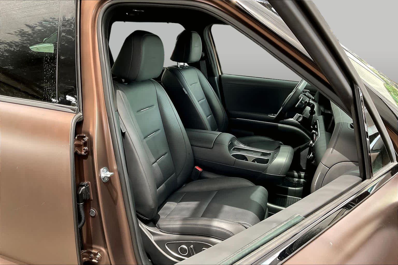 Used 2026 Earthy Brass Matte Hyundai Calligraphy image 9